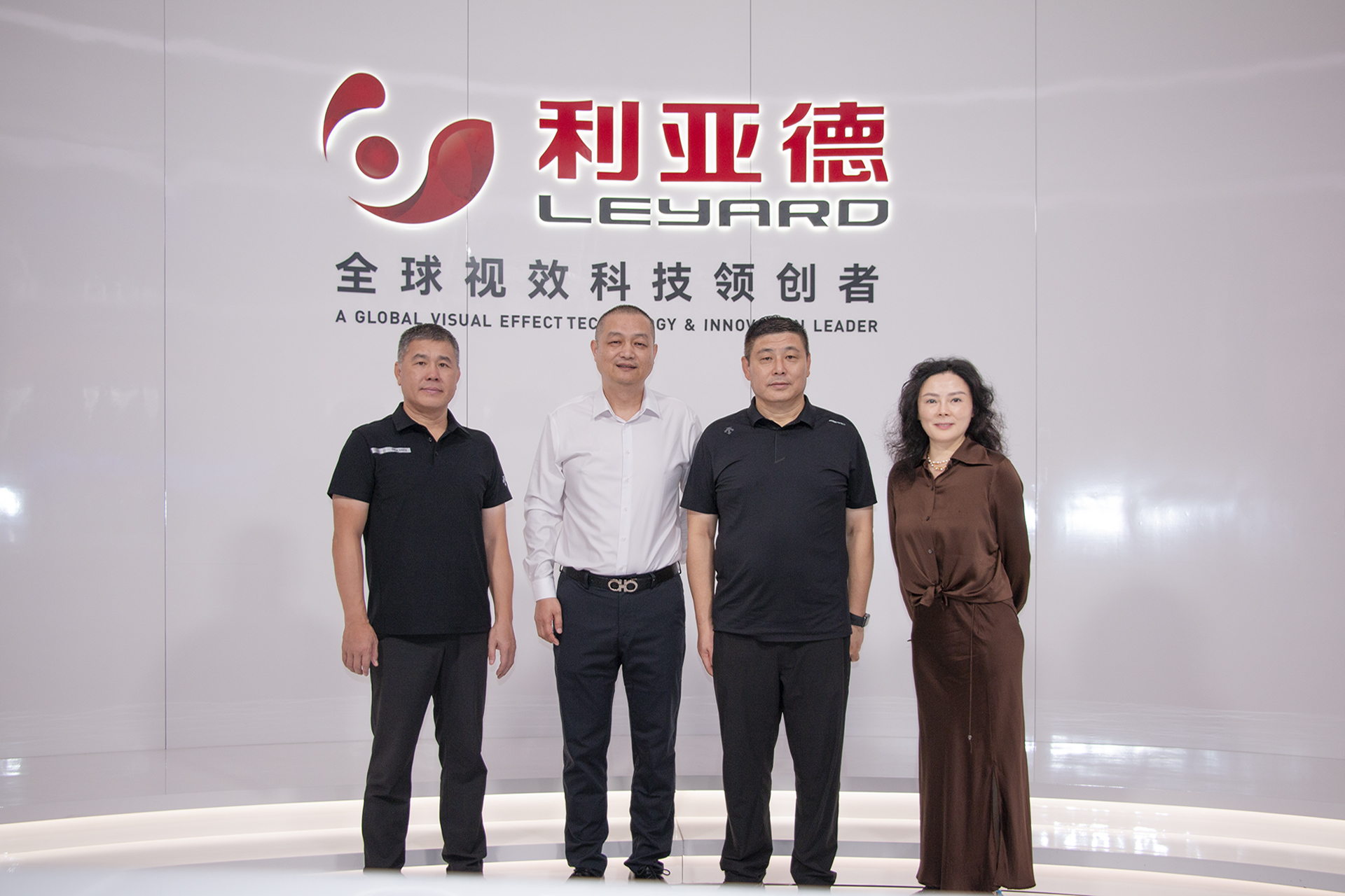 沉庆千里科技股份有限公司周宗成总裁等辅导一行光临人生就是博官网南方总部调查互换