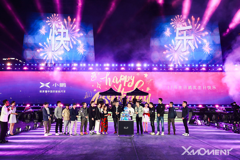 广州海心沙幼鹏智能车灯秀格栅屏项目